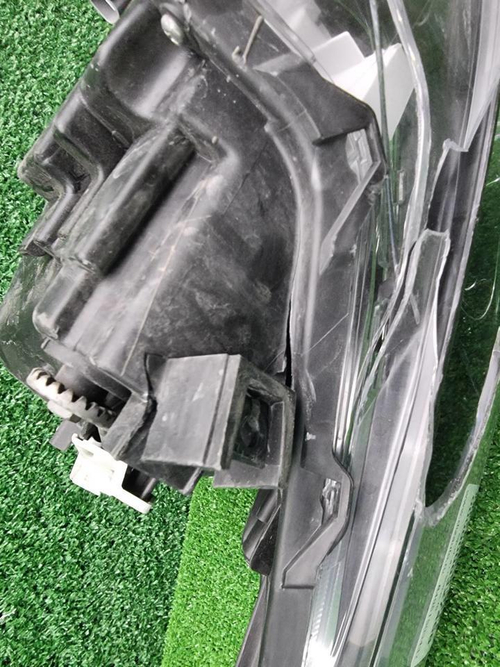 Фара левая Toyota Corolla E160 (2015-2019) LED