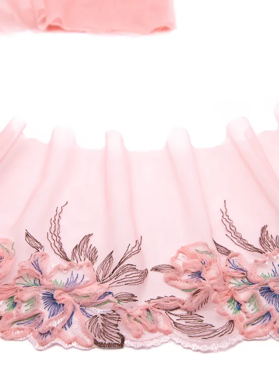 05-79 Вышивка на неэл. сетке 20 см, пудра/кофе (левая)