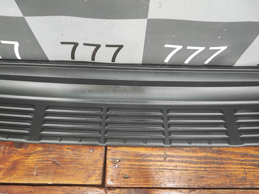 Накладка заднего бампера Toyota Land Cruiser 200 БУ Оригинал 5216260040