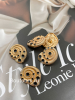 Пуговицы теплое золото Скиапар.черной эмалью в форме ракушки