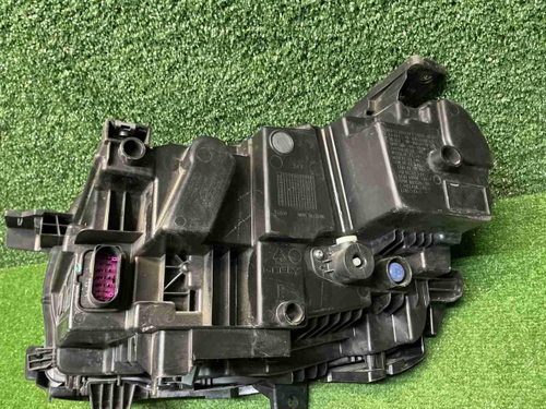 Фара правая Geely Tugella (2019-2024) LED