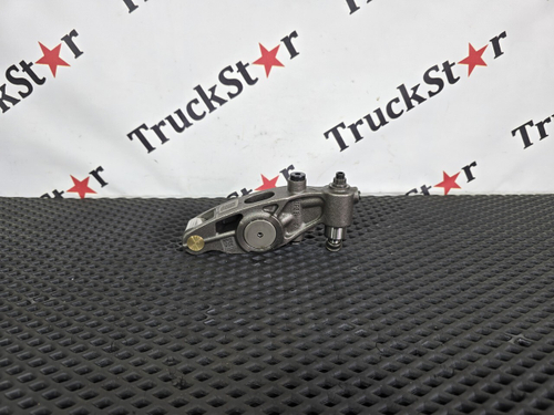 Коромысло выпускного клапана 2022г