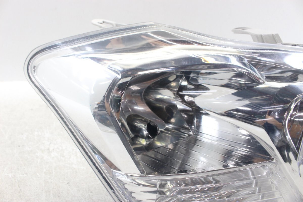 фара правая Toyota Premio  ZRT260 NZT260 20-444