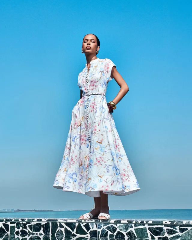 Платье с цветами на пуговицах