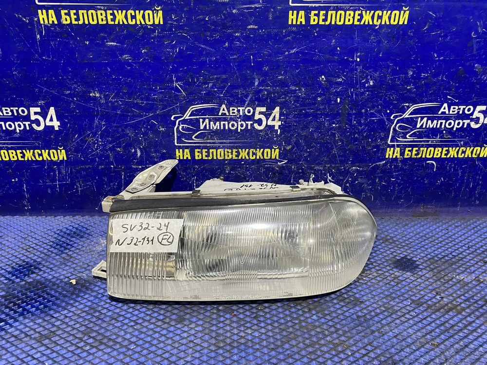 Фара передняя левая TOYOTA CAMRY 1993