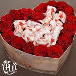 Коробка с цветами и конфетами