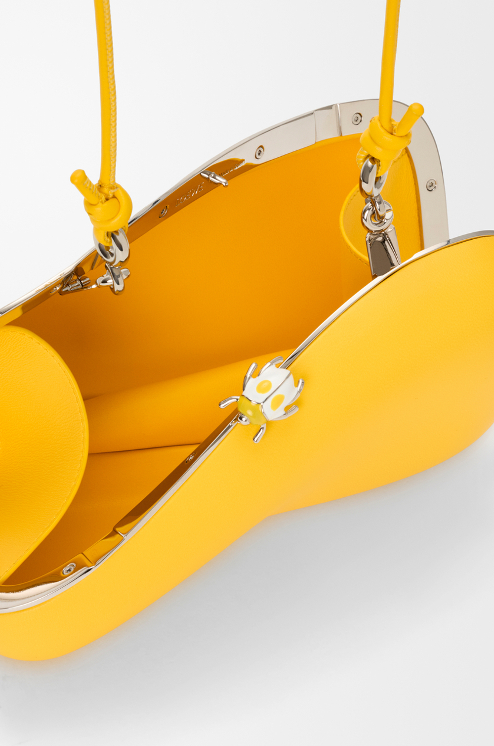 Loewe Клатч Minaudiere из двухцветной кожи ягненка наппа, экрю/желтый
