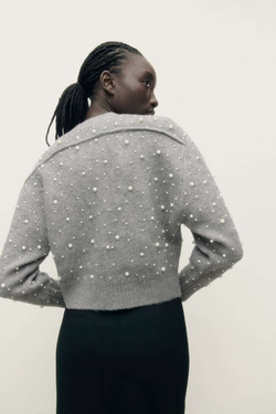 ZARA ТРИКОТАЖНЫЙ БОМБЕР С ИСКУССТВЕННЫМ ЖЕМЧУГОМ, МЯГКИЙ СЕРЫЙ