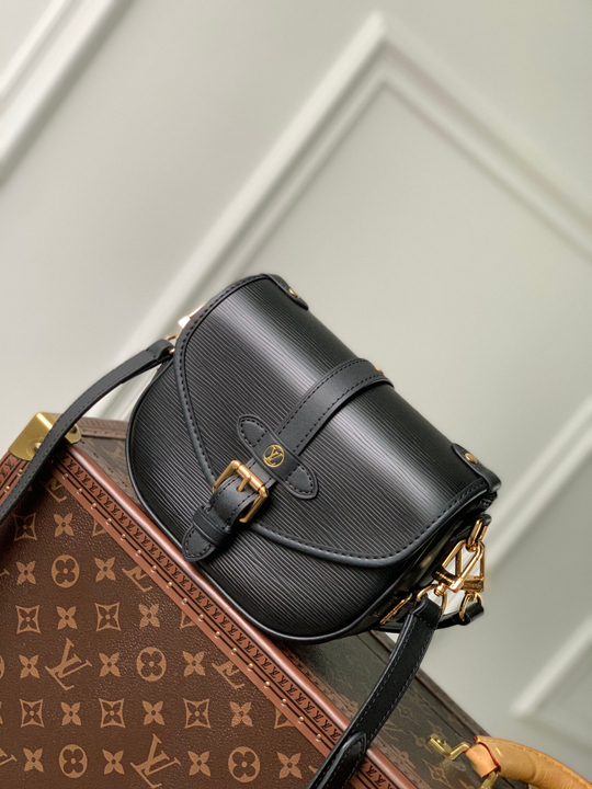 Louis Vuitton Saumur BB