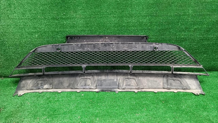 Решетка переднего бампера Mercedes GLC X253 (2015-2019) AMG