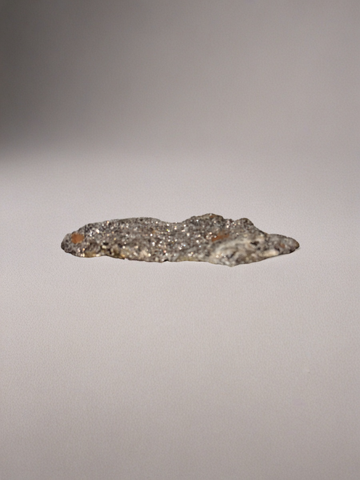 Камень с горы Канченджанга с высоты 5140м.