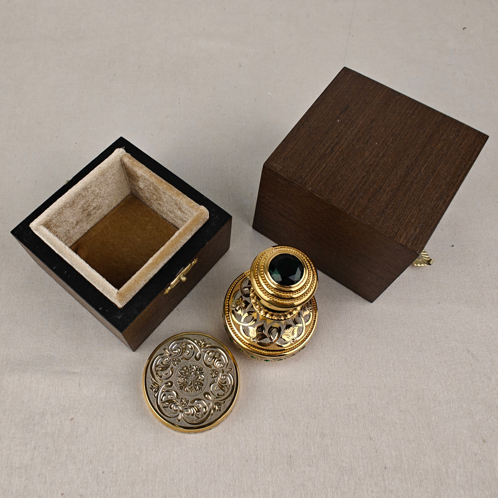 Печать для руководителя "Герб России" с зелёным фианитом