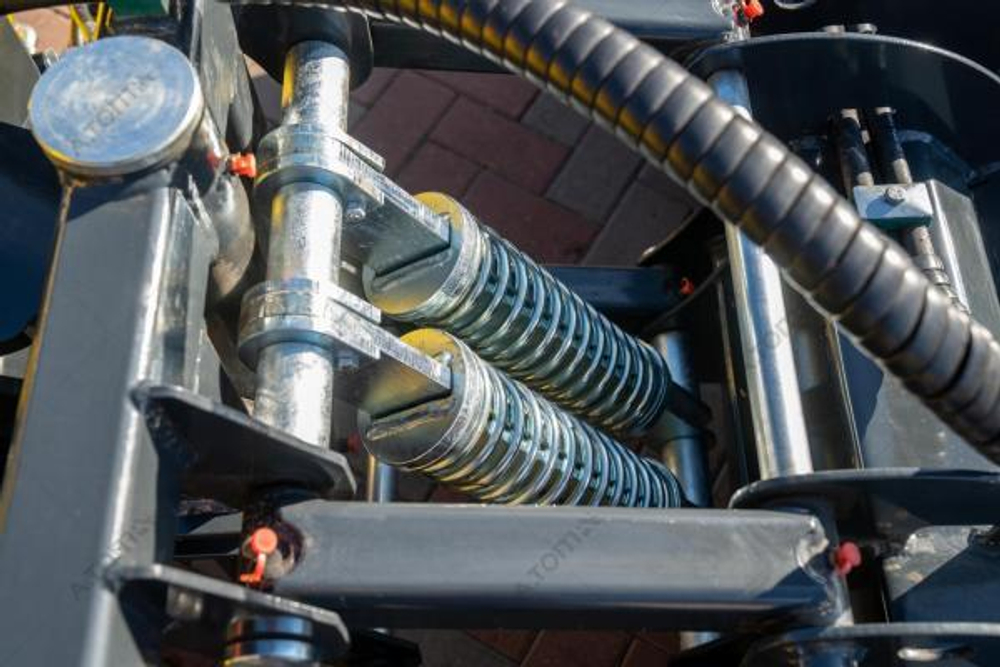 Щетка дорожная, коммунальная, с баком - AТOM 2500