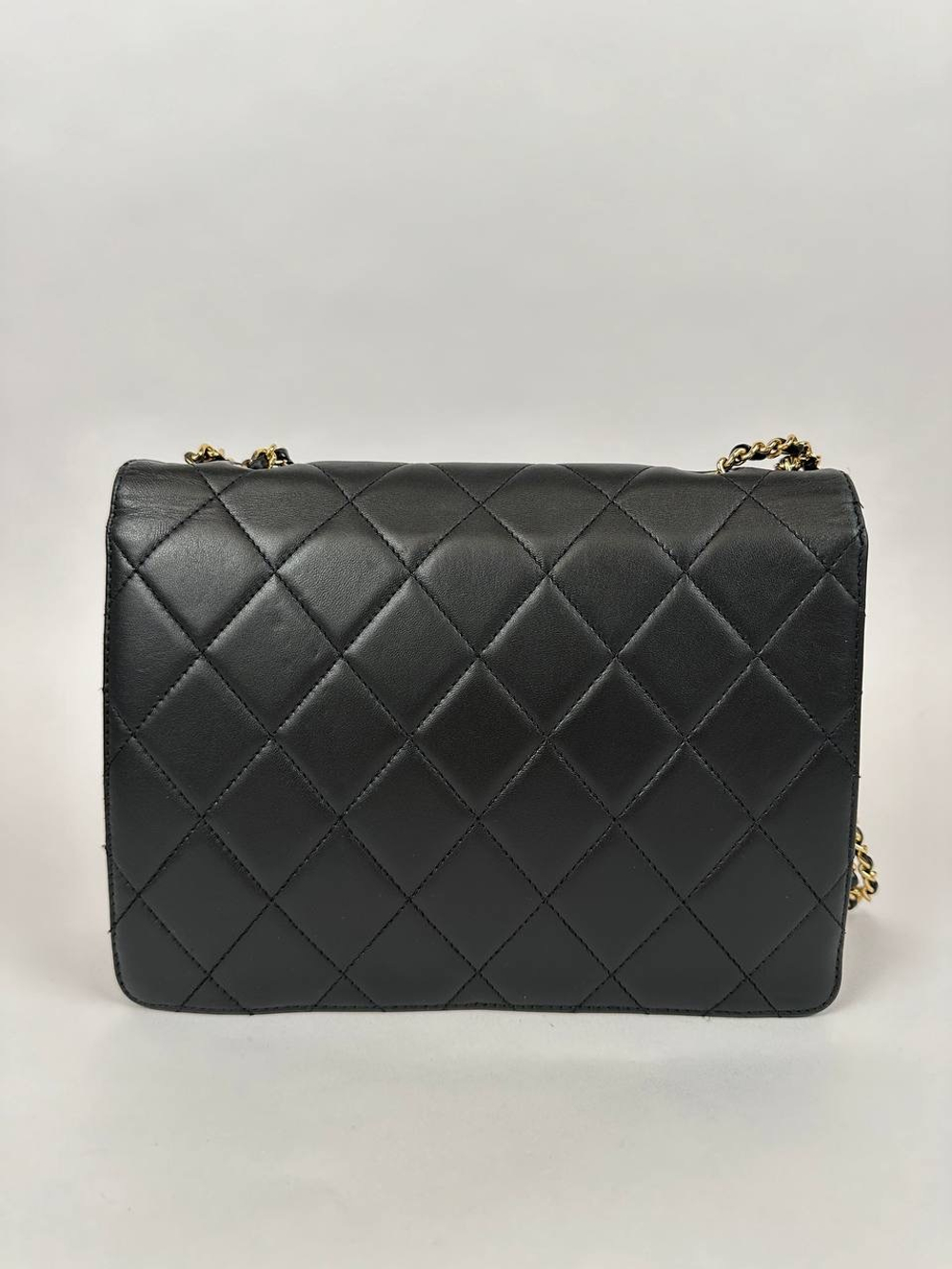 Сумка Chanel Black Quilted Lambskin Leather Golden Class Medium Flap