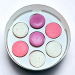 Коробка для макарон круглая с окном и ложементом (круглые ячейки) диам.200мм выс.60мм (7) (белая)