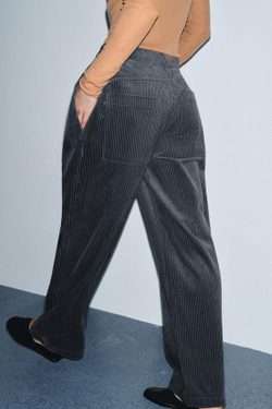 ZARA ВЕЛЬВЕТОВЫЕ БРЮКИ С ЗАЩИПАМИ — ZW COLLECTION, НЕФТЯНОЙ