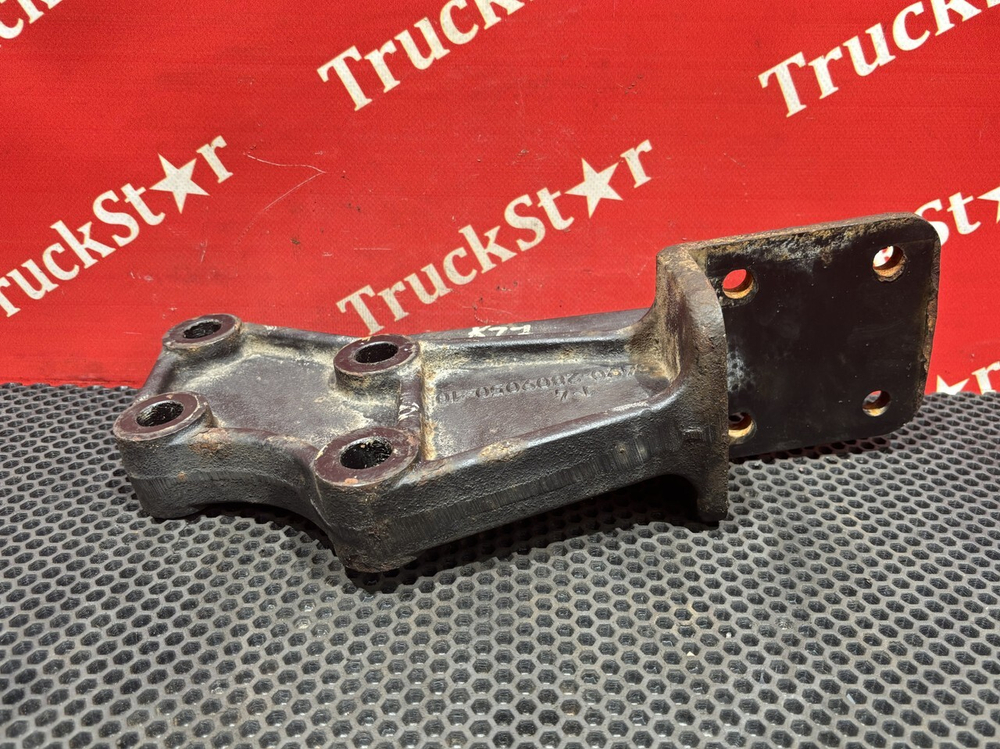 Кронштейн усилителя бампера