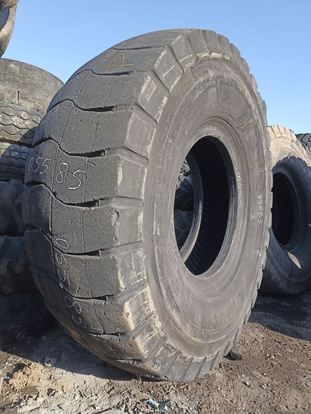 33.00R51 Bridgestone VRPS шина б/у