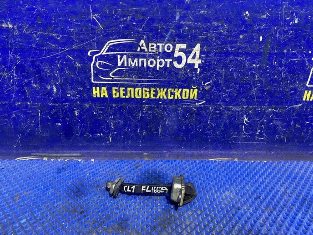 Ограничитель двери передней левой Honda TORNEO 2000-2002