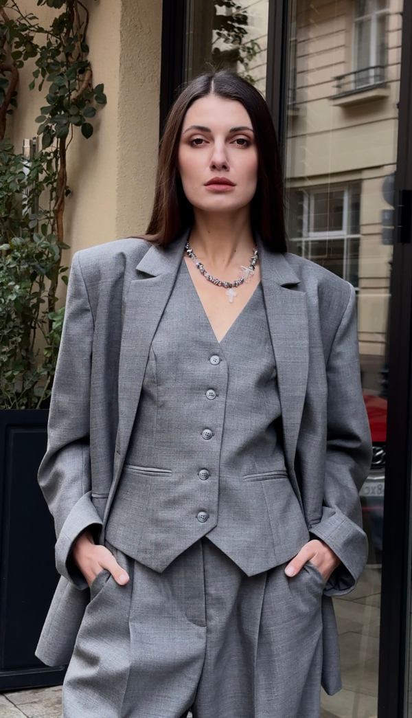 Жилет серый