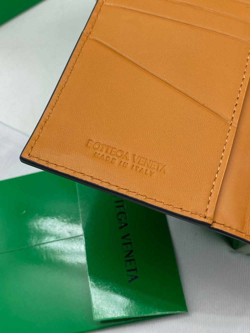 Обложка-портмоне Bottega Veneta