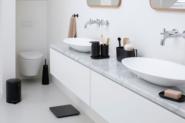 Цифровые весы для ванной комнаты Brabantia черные