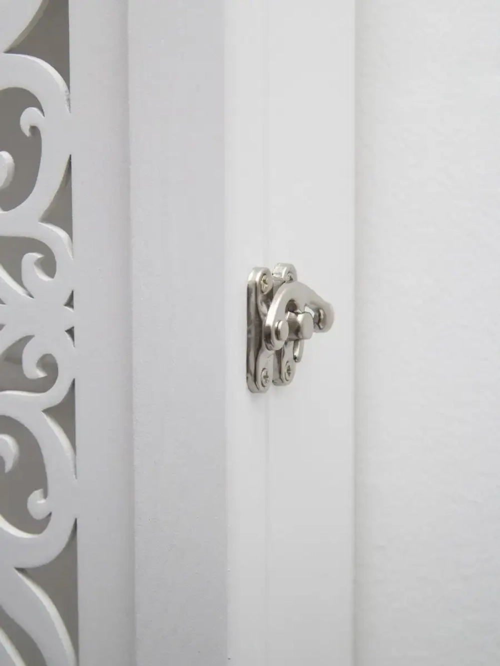 Ключница настенная в прихожую закрытая