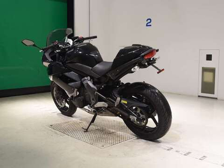 Kawasaki ER-6F	 2010