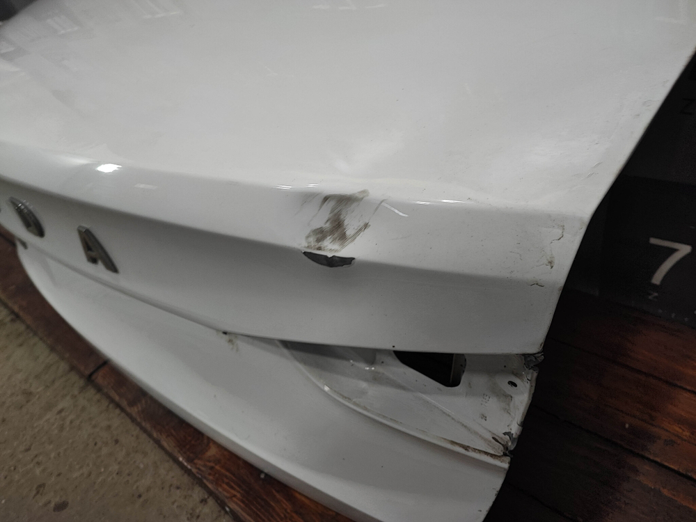 Крышка багажника LADA Vesta 22-нв Б/У Оригинал 8450013789