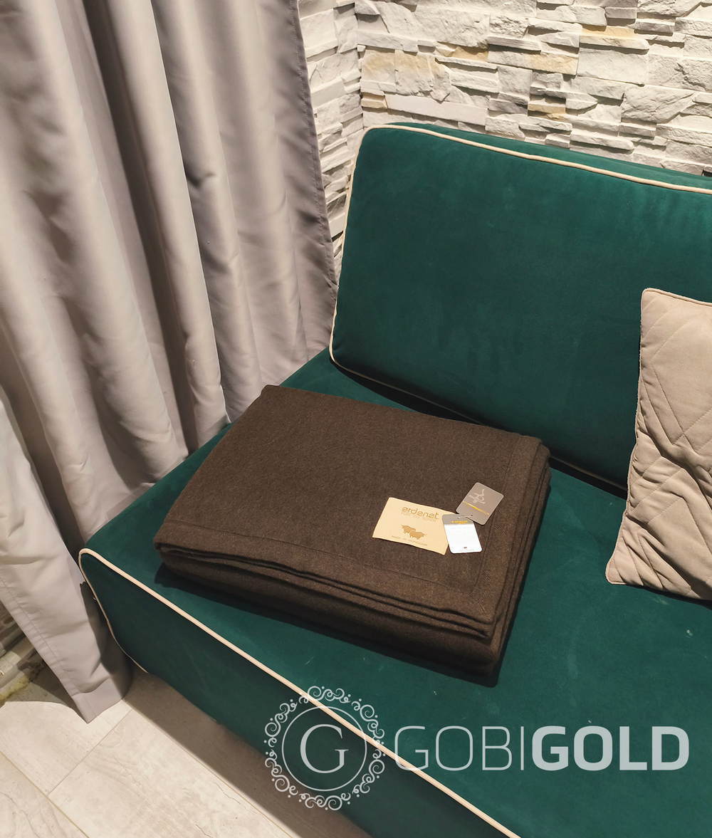 Одеяло тканое из 100% шерсти яка (ERDENET) 150x200 см. - серо-коричневое