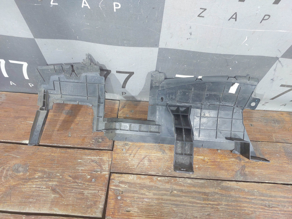 Дефлектор радиатора левый Chery Tiggo 8 Pro 21-нв Б/У Оригинал 302000902AA