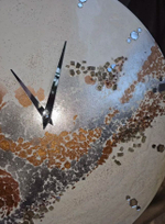 Интерьерные часы ручной работы подарочные из смолы