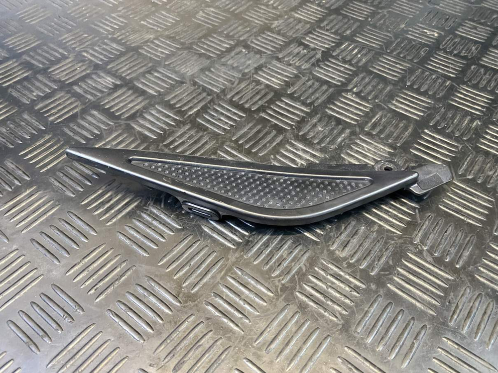 Пластик боковой левый Yamaha TDM850 RN03J 053970