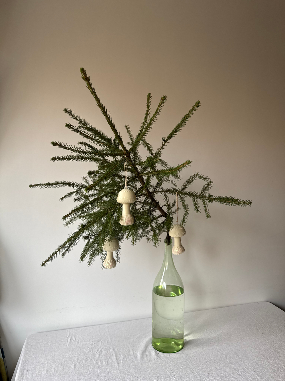 Свеча-ёлочная игрушка «Белоснежный Мухомор».