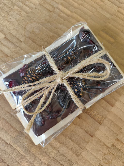 Плитка темного шоколада с Клюквой и Сосновой шишкой / 50 гр / ТМ Сладкий аромат