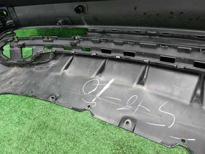 Бампер задний Hongqi E-HS9 (2020-н.в.)