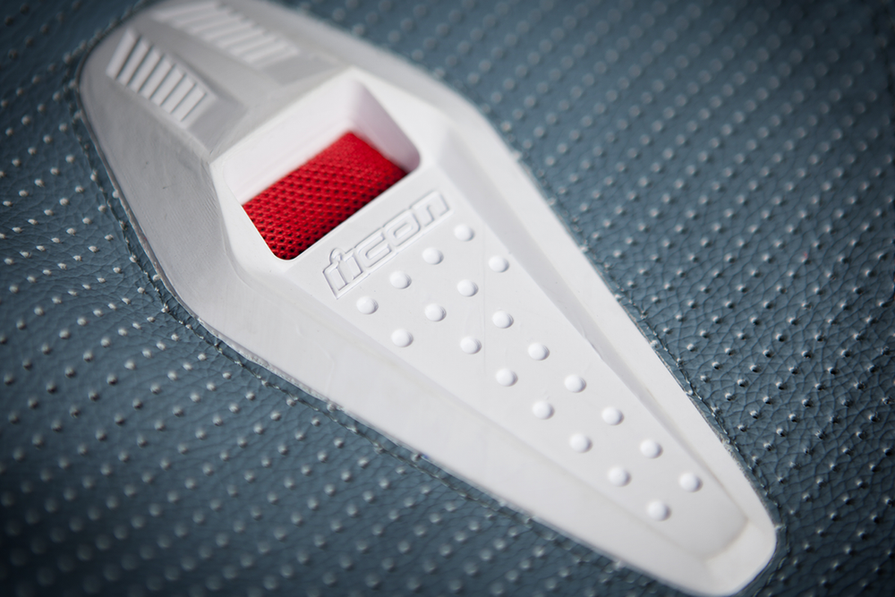 Мотокуртка - ICON SANCTUARY (кожа, серо-красная)