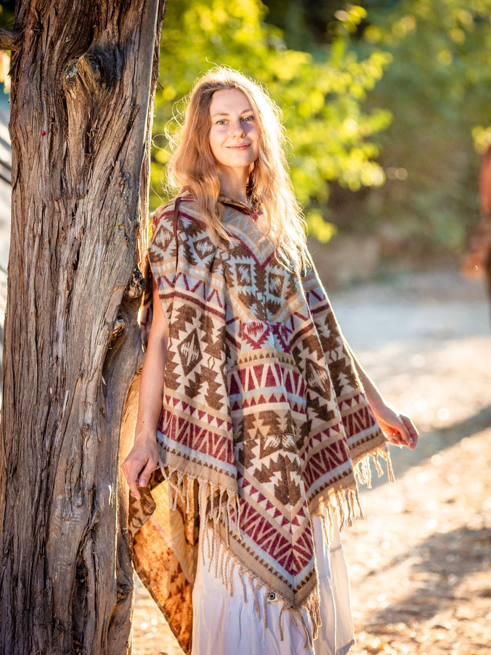 Пончо женское шерстяное с орнаментом