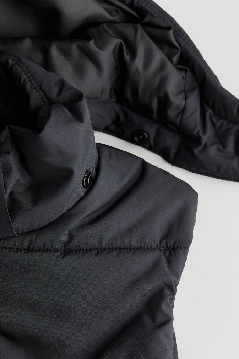 H&M Жилет с капюшоном, черный