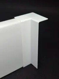 Внутренний угол для плинтуса с профилем 100*13мм - 4 шт.