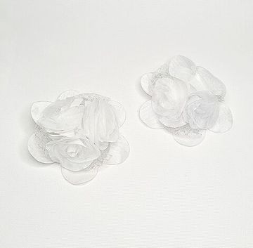 Белые школьные банты для волос "3 цветка" на резинке, с блёстками, 2 шт.