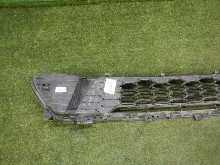 Решетка переднего бампера Kia Ceed 3 (2018-2021)