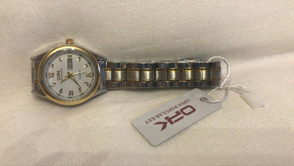 Часы наручные женские кварцевые 819