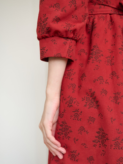 Платье с вырезом-сердечко