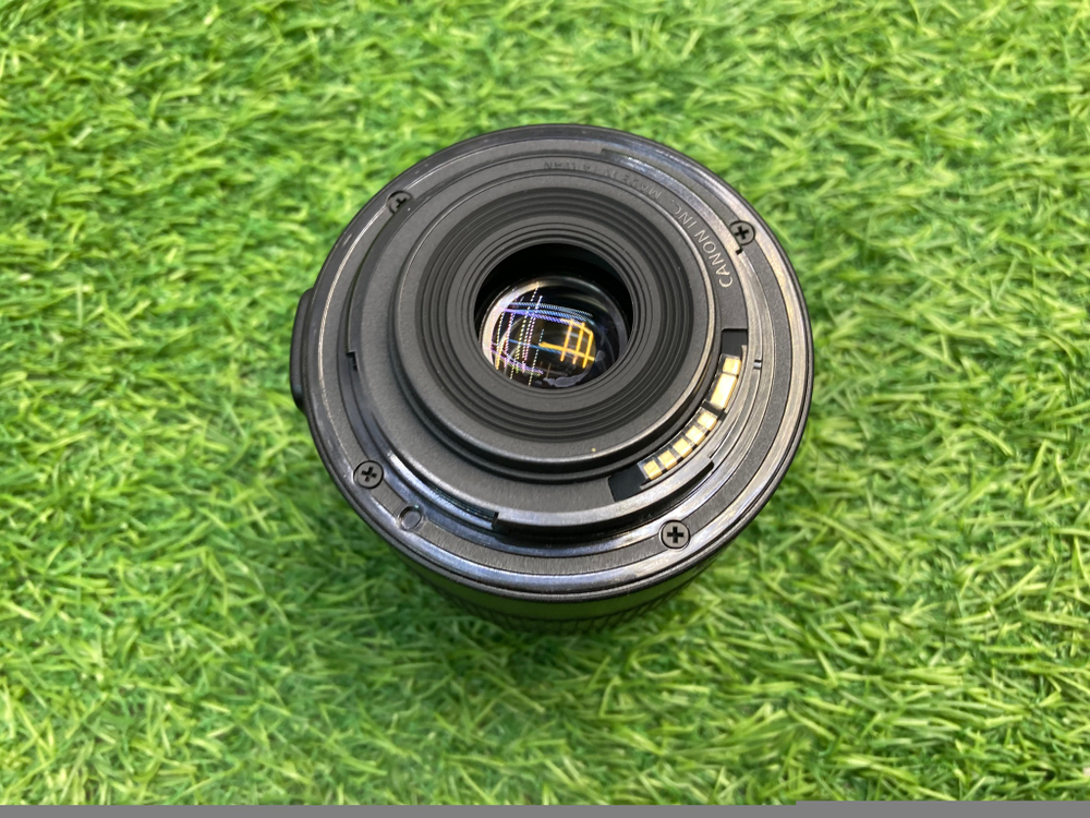 Canon 1200D kit 18-55mm 3.5-5.6 III 3.000 кадров