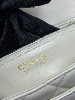 Chanel Bag 19 cm
