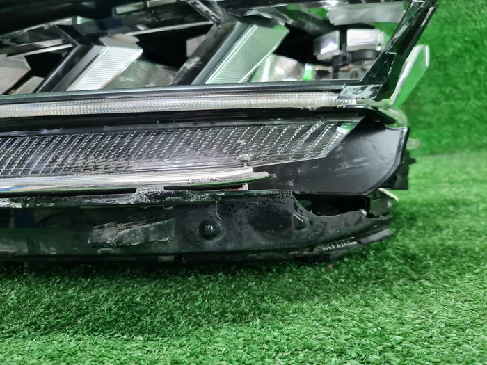 Битая Фара левая VW Tiguan 2 (2020-н.в.) LED