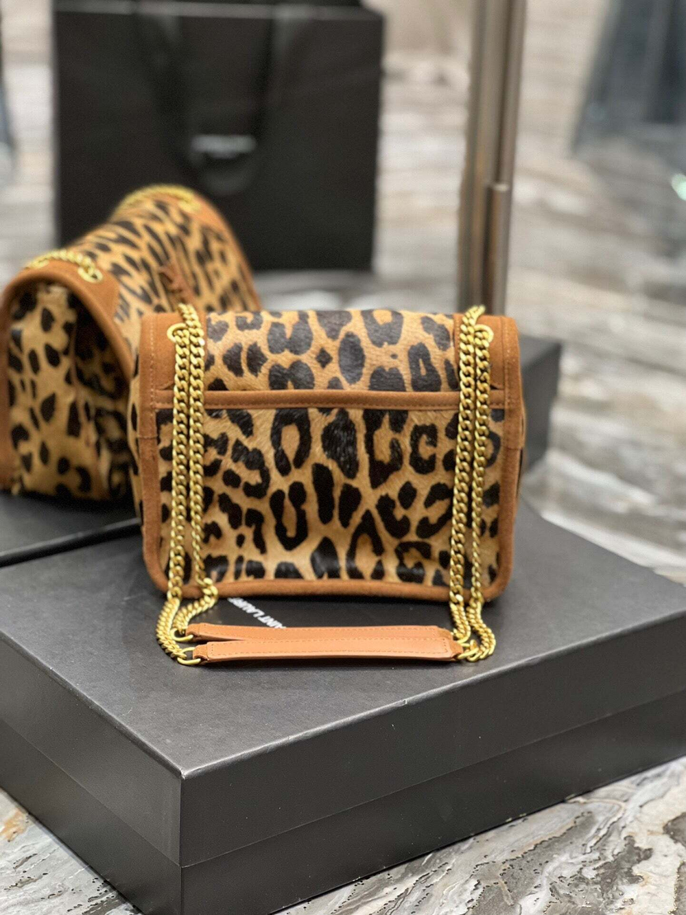 Yves Saint Laurent Niki 22 cm