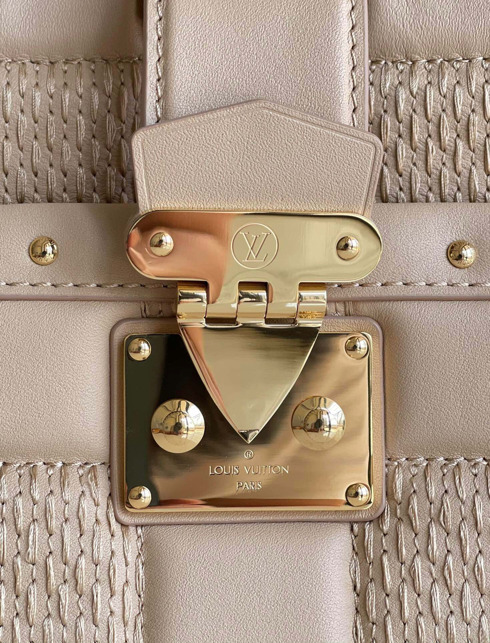 Louis Vuitton Troca MM