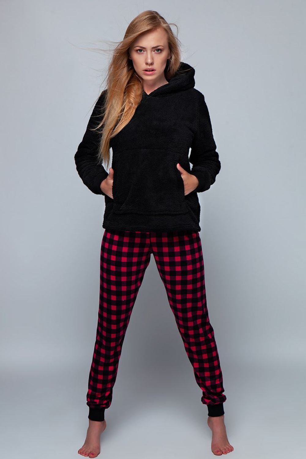 Уютная толстовка Dominique с капюшоном (Размер: S) (Цвет: черный)